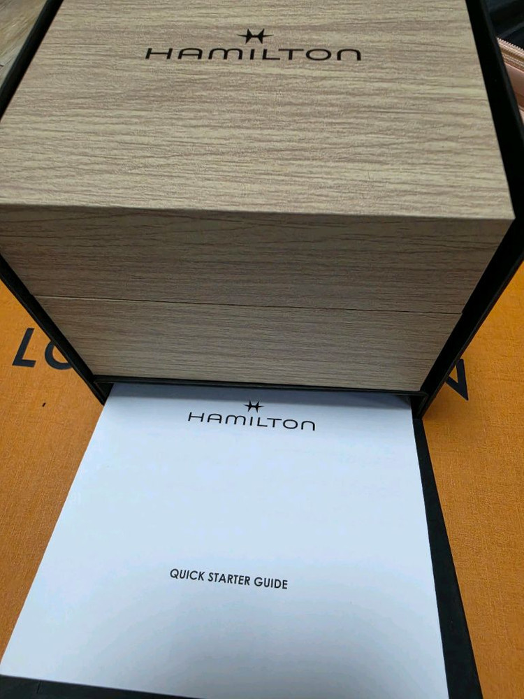 [미개봉]해밀턴 카키 필드 쿼츠 38mm 스테인리스 스틸 블랙 이미지