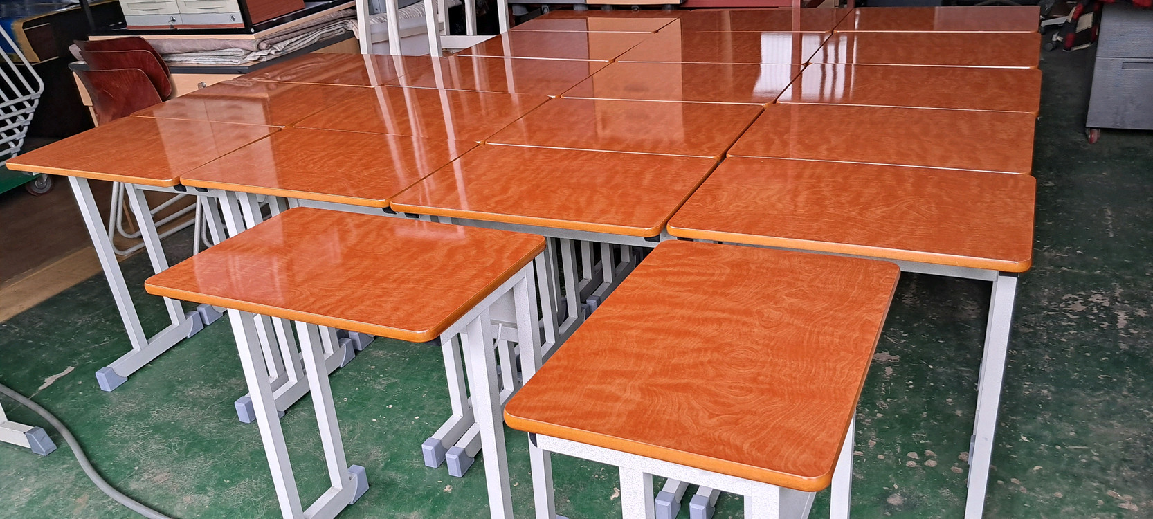 사용감없는 학원책상 학원의자 팝니다--3