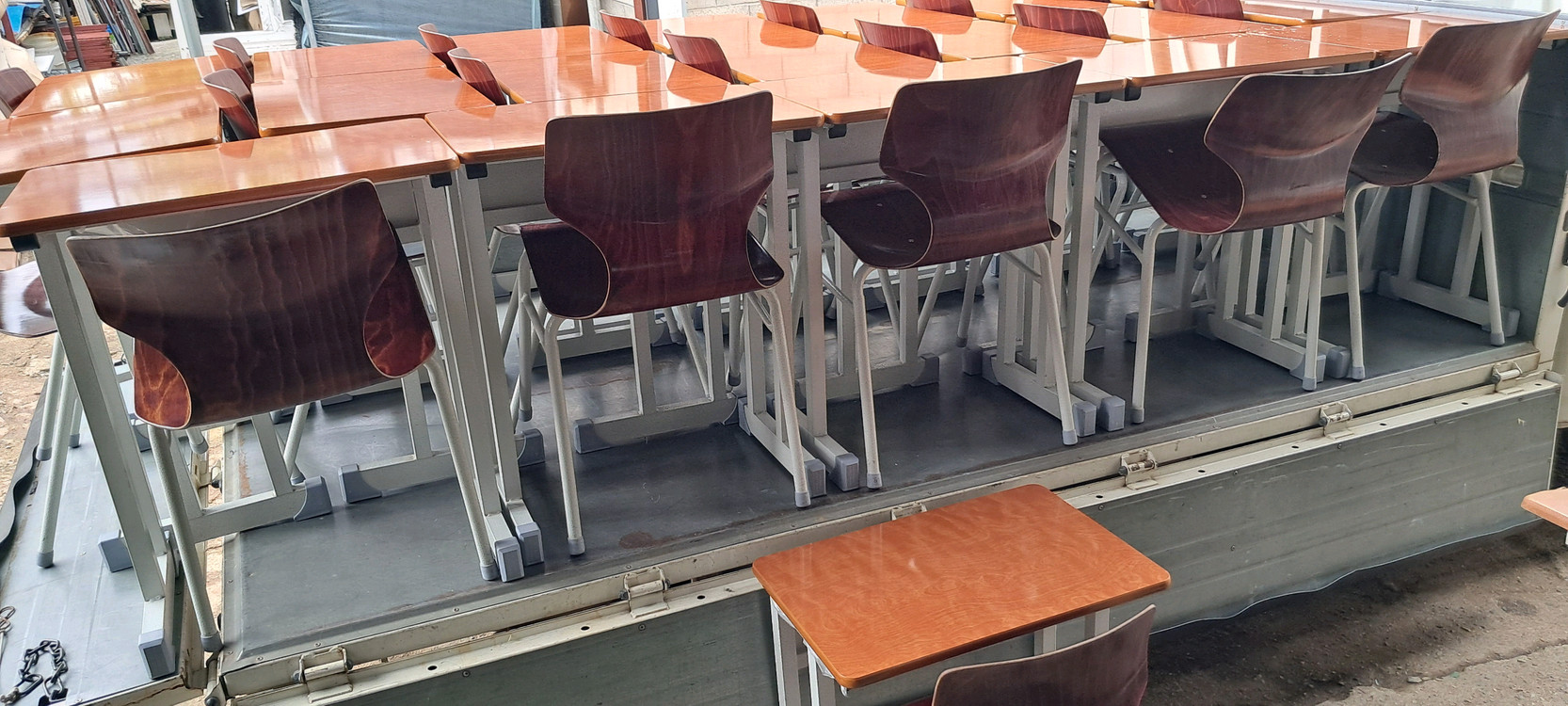 사용감없는 학원책상 학원의자 팝니다--4