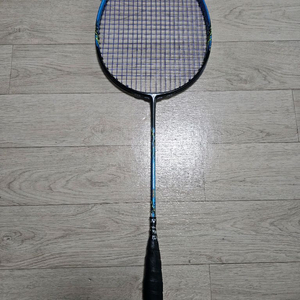 나노플레어 블루 700 배드민턴 라켓 이미지