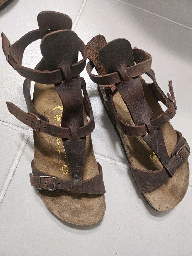 버켄스탁 차니아 샌들 이미지