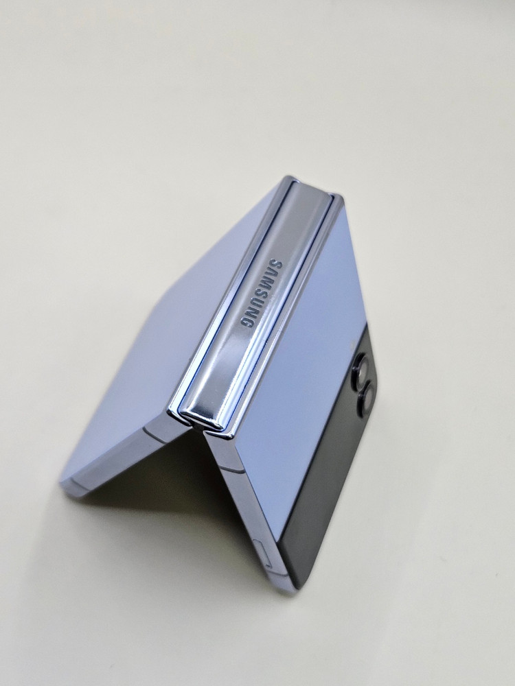 실사진 새폰급 갤럭시Z플립4 최상품 정상해지 중고폰--4