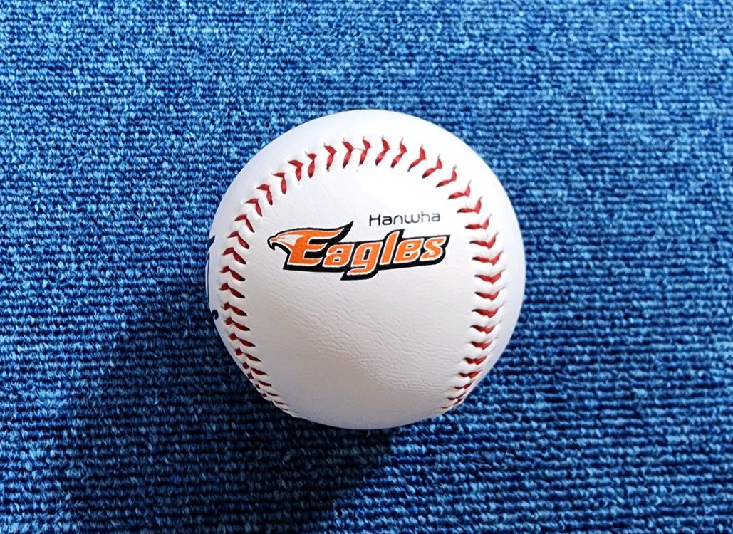 김인식 감독 한화이글스 구)로고볼 친필싸인볼 이미지