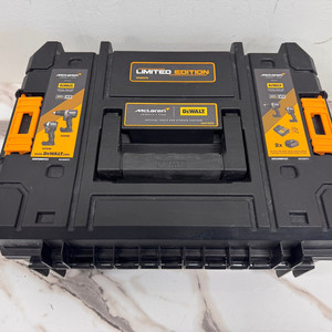 <판매/미사용> DEWALT 디월트 맥라렌 한정판 무선 충전 임팩, 해머드릴 콤보세트 (DCK200MP2GT)