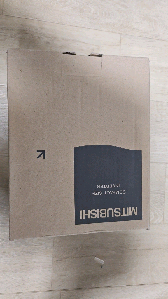 컴팩트 사이즈 인버터 이미지