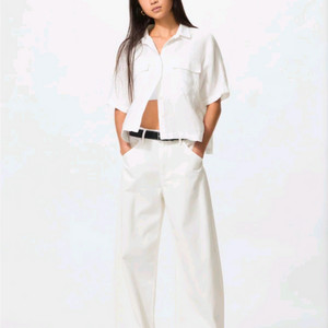 [유니클로] 배기커브진 화이트