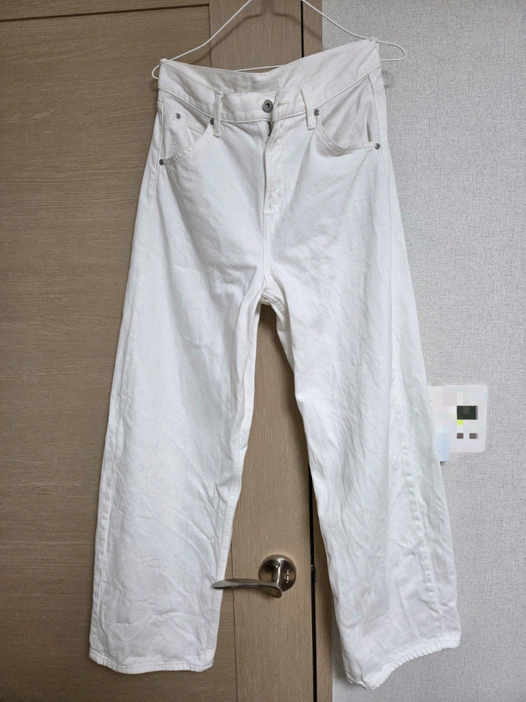 [유니클로] 배기커브진 화이트--1