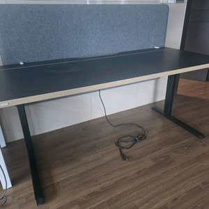 (큰SUV적재가능)데스커 모션데스크 1600x700 + 펠트스크린 세트(수원,용인지역) 이미지