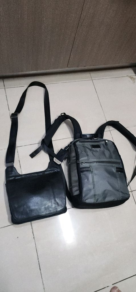 투미 TUMI 블랙레더 크로스백/ 알파브라보 백팩 이미지