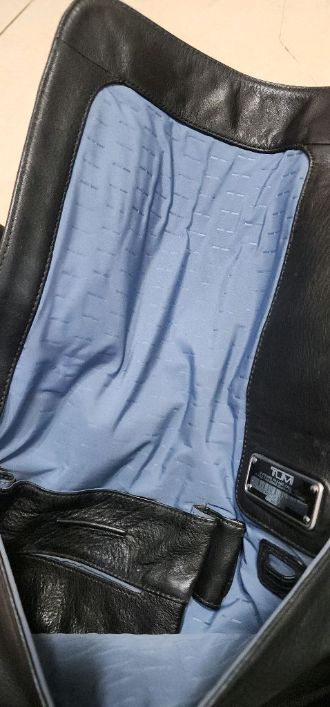 투미 TUMI 블랙레더 크로스백/ 알파브라보 백팩 이미지