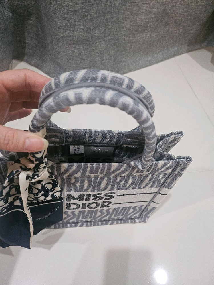 (새상품 급처/더스트구성)디올 북토트 스몰사이즈/방도포함 이미지