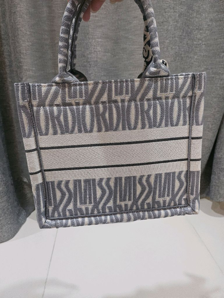 (새상품 급처/더스트구성)디올 북토트 스몰사이즈/방도포함 이미지