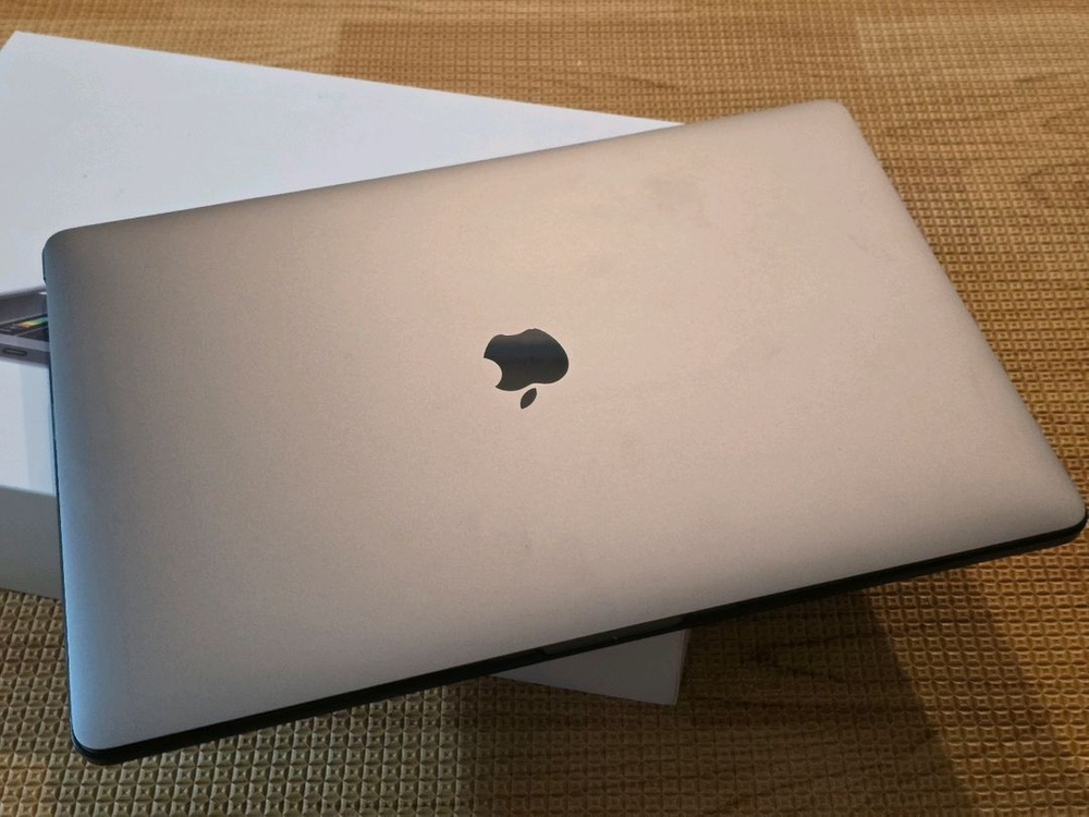 맥북프로 i7 2018 이미지