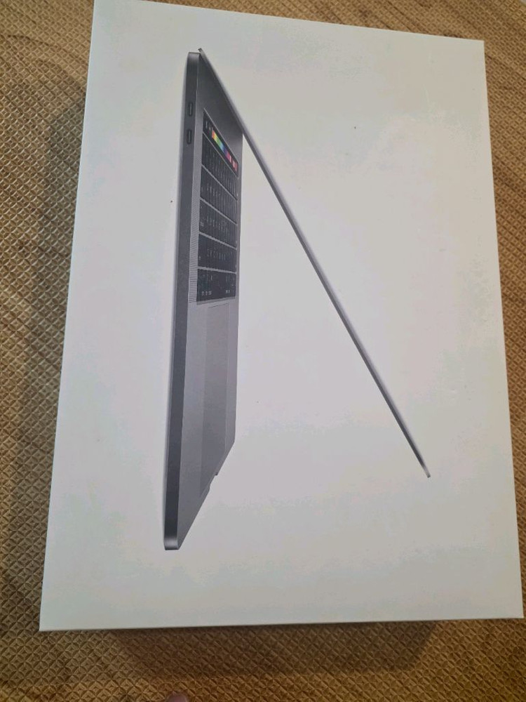 맥북프로 i7 2018 이미지