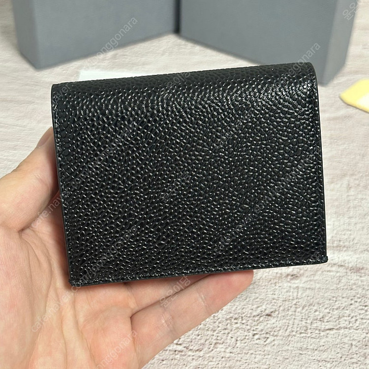 [미사용/새상품] 톰브라운 페블레더 삼선 카드지갑 블랙 이미지