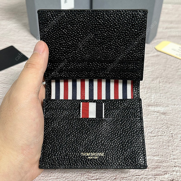 [미사용/새상품] 톰브라운 페블레더 삼선 카드지갑 블랙 이미지