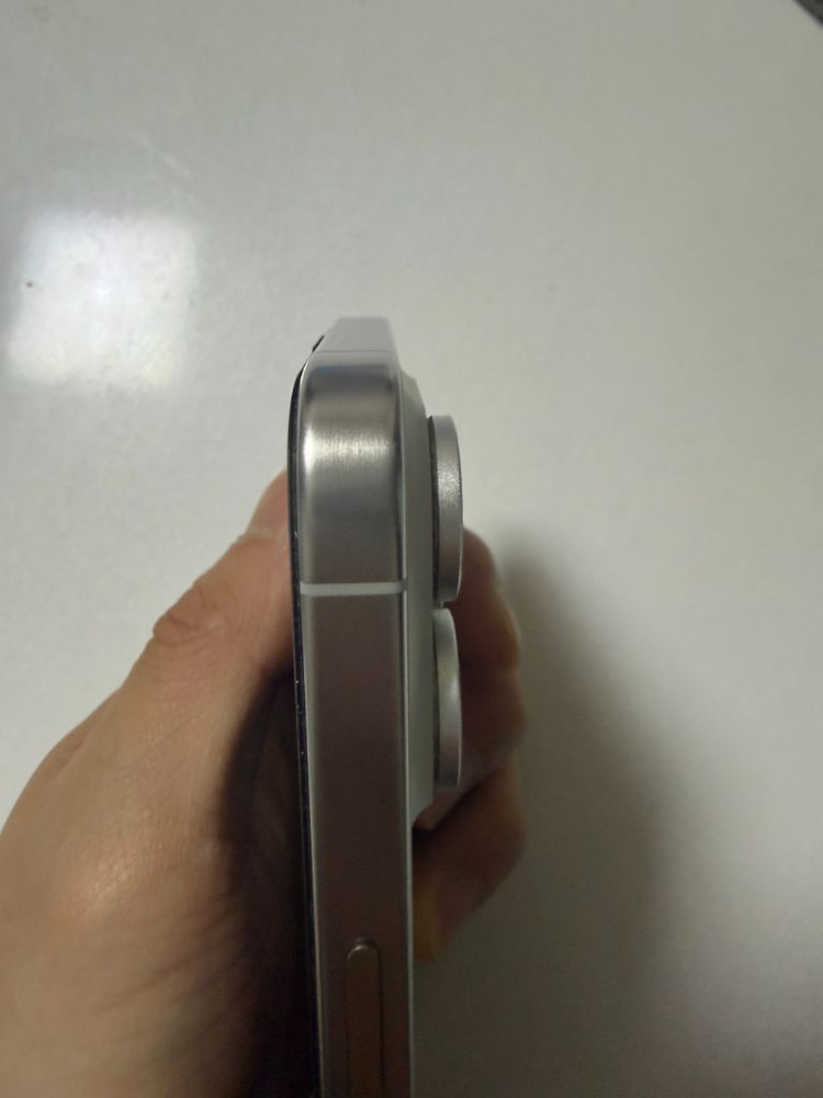 아이폰 15프로 맥스 화이트 256기가 판매합니다 이미지