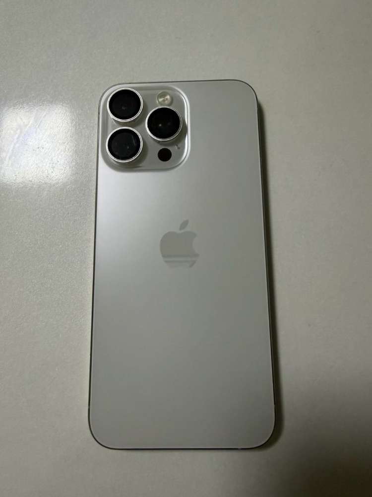 아이폰 15프로 맥스 화이트 256기가 판매합니다 이미지