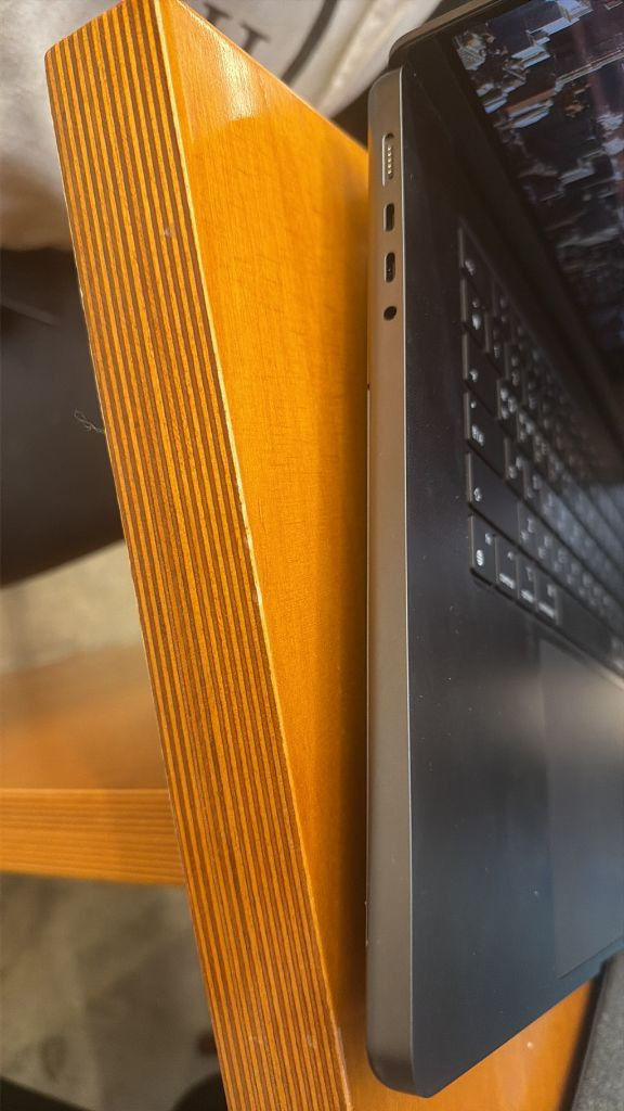 맥북프로 16인치 M4 1TB 24GB 판매 이미지