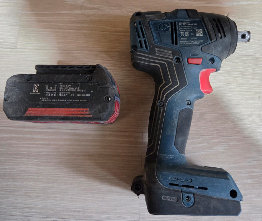 보쉬임팩렌치 본체8만 + 배터리3만 이미지