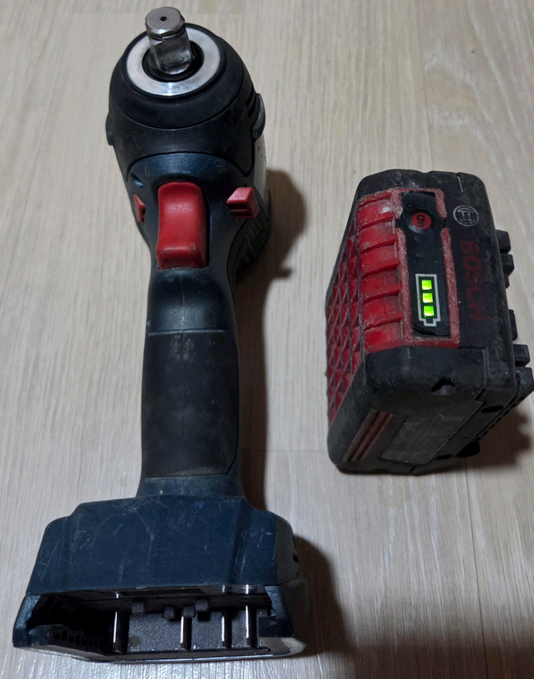 보쉬임팩렌치 본체8만 + 배터리3만 이미지