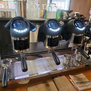 산레모 카페레이서 3그룹 24년식 상태 좋음!