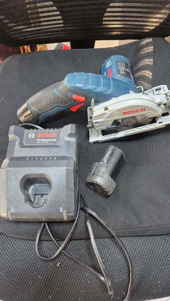 보쉬 10.8v 충전식 원형톱 세트 이미지