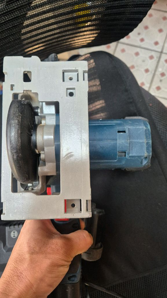 보쉬 10.8v 충전식 원형톱 세트 이미지