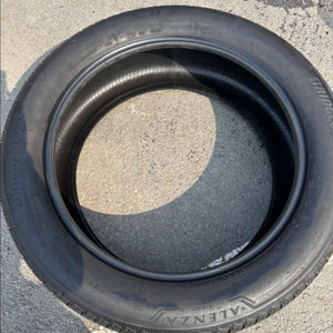 275/50R22 타이어 이미지