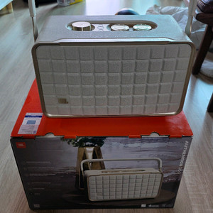 어센틱 300 화이트 스피커 + 스탠드 이미지