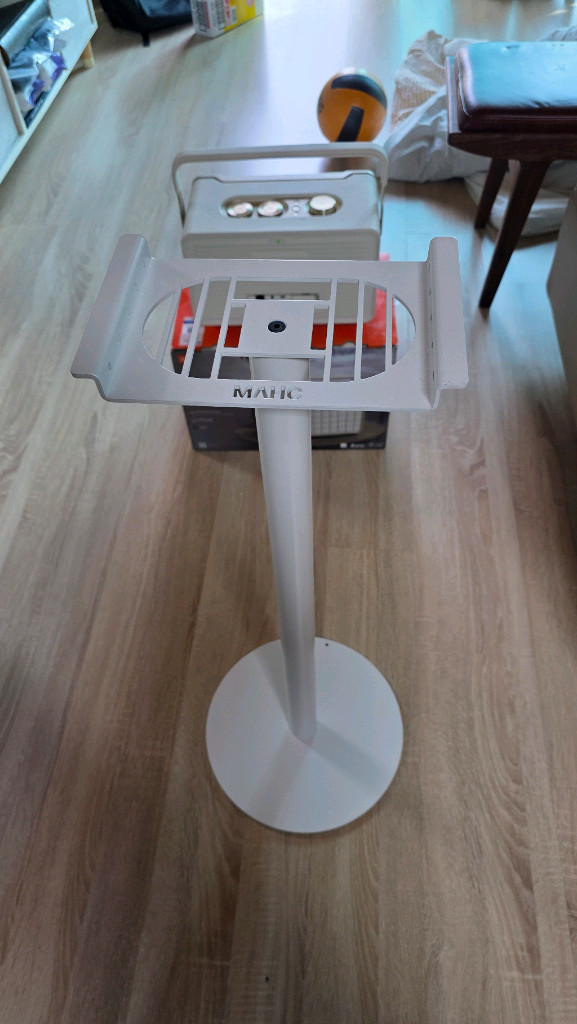 어센틱 300 화이트 스피커 + 스탠드 이미지