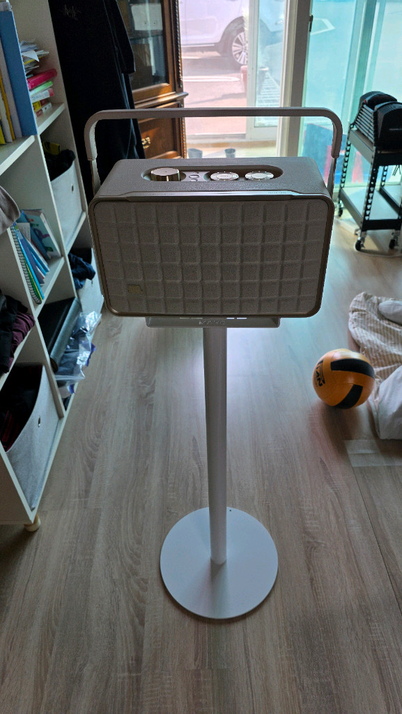 어센틱 300 화이트 스피커 + 스탠드 이미지