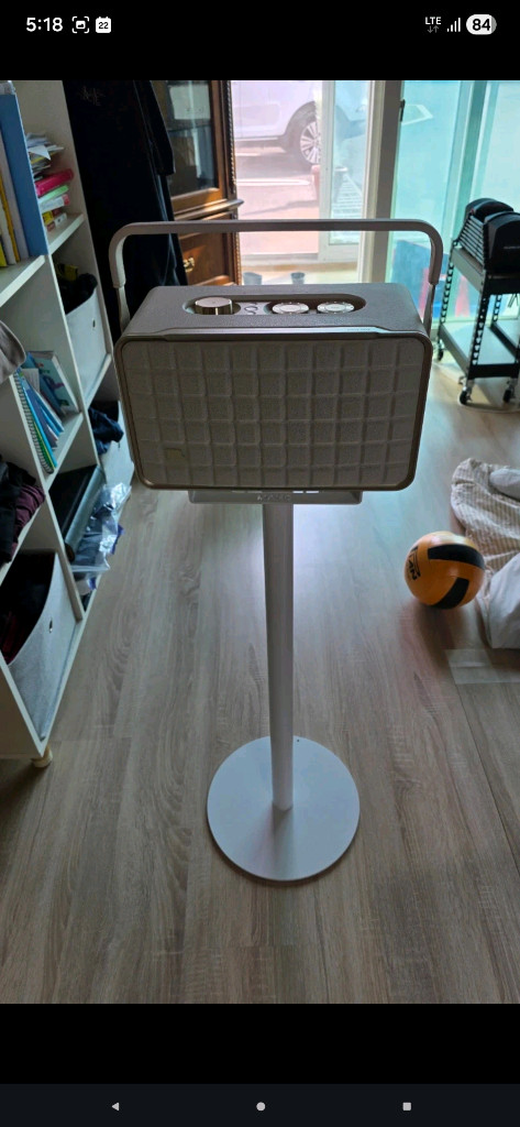 어센틱 300 화이트 스피커 + 스탠드 이미지