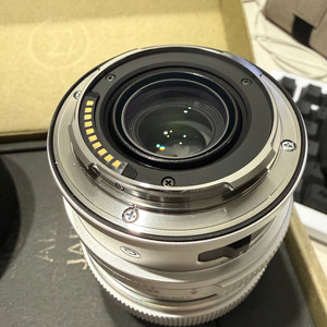 시그마 35mm f2 컨템포러리 실버 렌즈 팝니다. 이미지