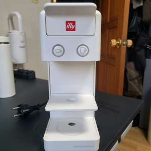 일리 y3.3 화이트