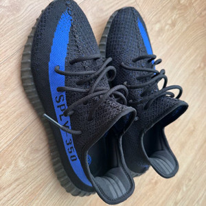 아디다스이지부스트350V2 이미지