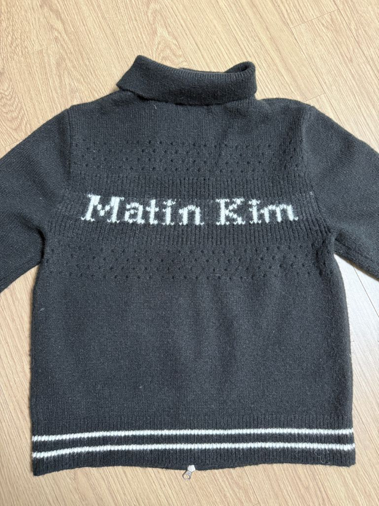 마뗑킴 니트집업 판매합니다 이미지