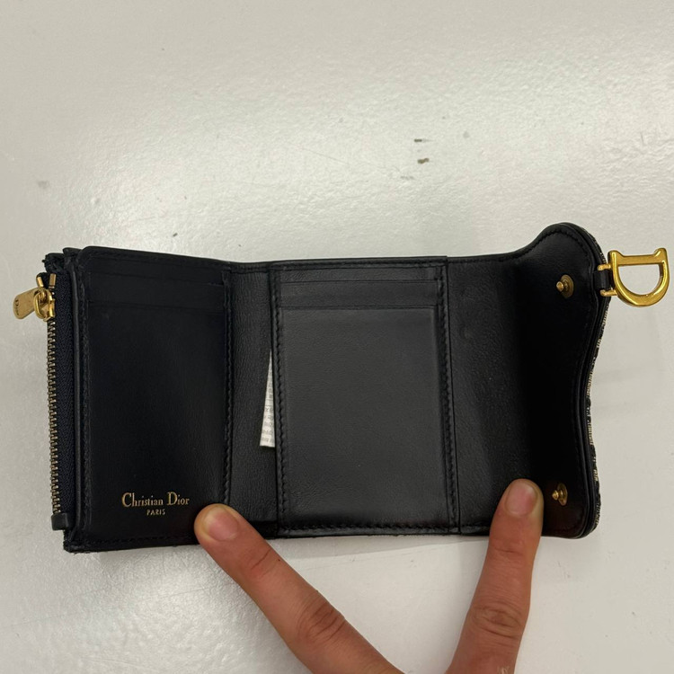 디올 오블리크 새들 반지갑 풀구성 이미지