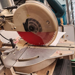 마끼다 LS1214 슬라이딩 각도절단기(12인치) 이미지