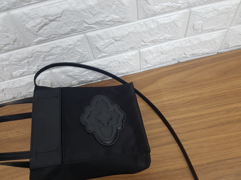 오야니 미니 토트백 겸 크로스백 이미지