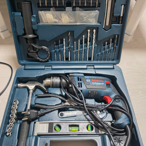 보쉬 GSB 1600 RE 유선 해머드릴 공구 세트