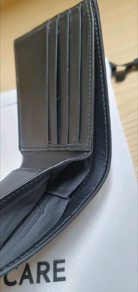 구찌 에덴 반지갑 정품A급(감정O)프라다루이비통디올고야드샤넬셀린느보테가생로랑버버리발렌시아가가방 이미지