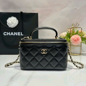 샤넬 베니티 백 이미지