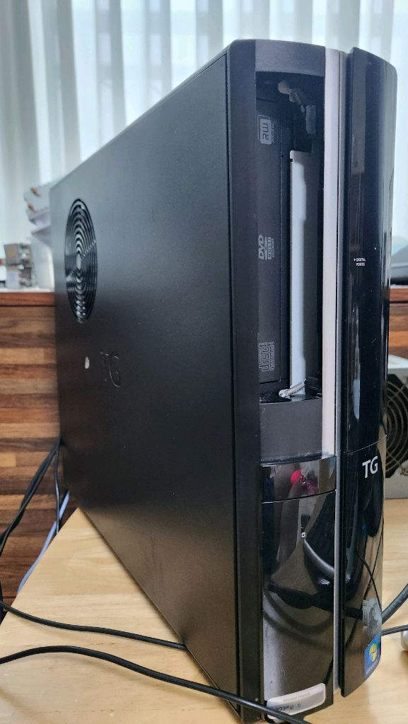 구형컴퓨터 본체 이미지