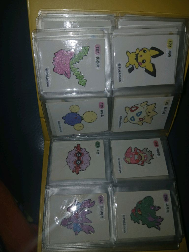 포켓몬 띠부띠부씰 묶음(보관책포함) 이미지