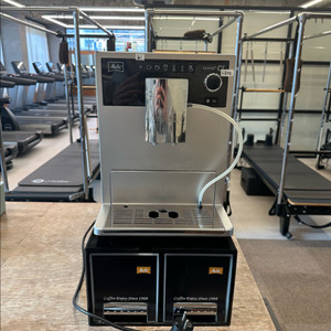 밀리타 카페오 ci 자동 커피머신 팝니다.