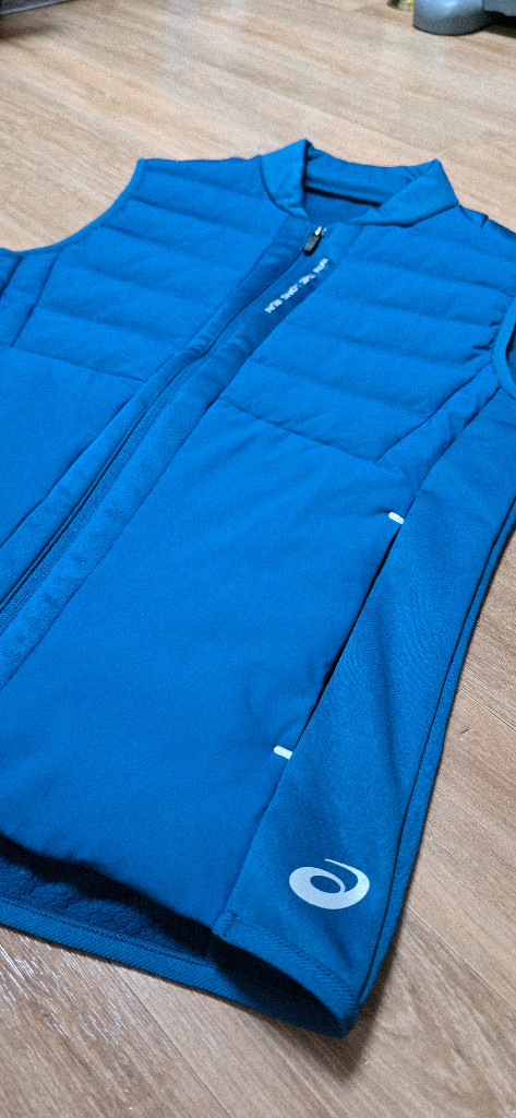 여.90-95) 아식스 여성 다운 패딩조끼 / 여성 러닝 조끼, 트레이닝 보온 간절기 아웃도어 이미지