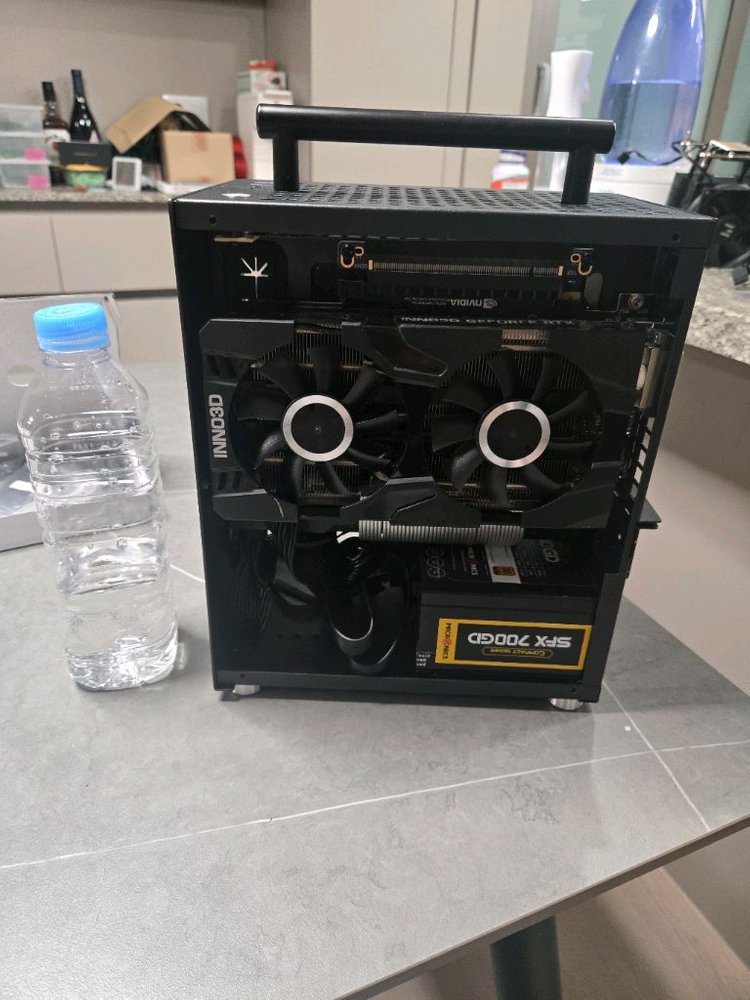 SFF ITX 컴퓨터 반본체 PC ( 램없음, 9600x / m.2 512gb / RTX2070 ) 이미지