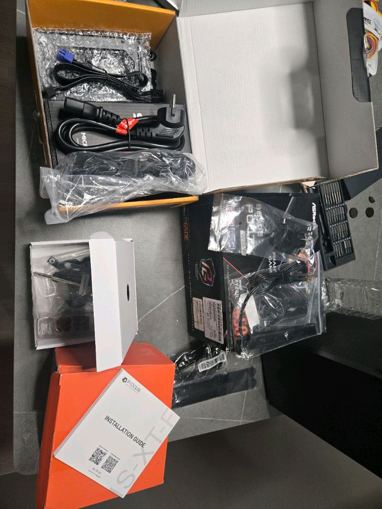 SFF ITX 컴퓨터 반본체 PC ( 램없음, 9600x / m.2 512gb / RTX2070 ) 이미지