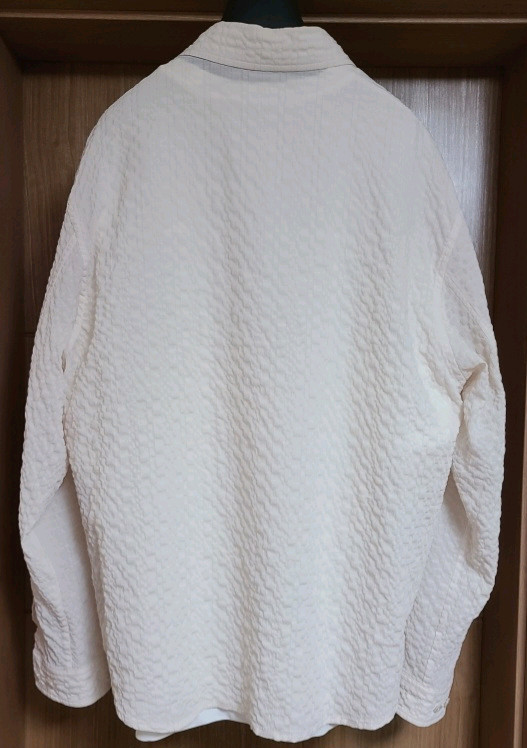 한섬 타임옴므 엠보 라운드 헴 남성 셔츠 이미지